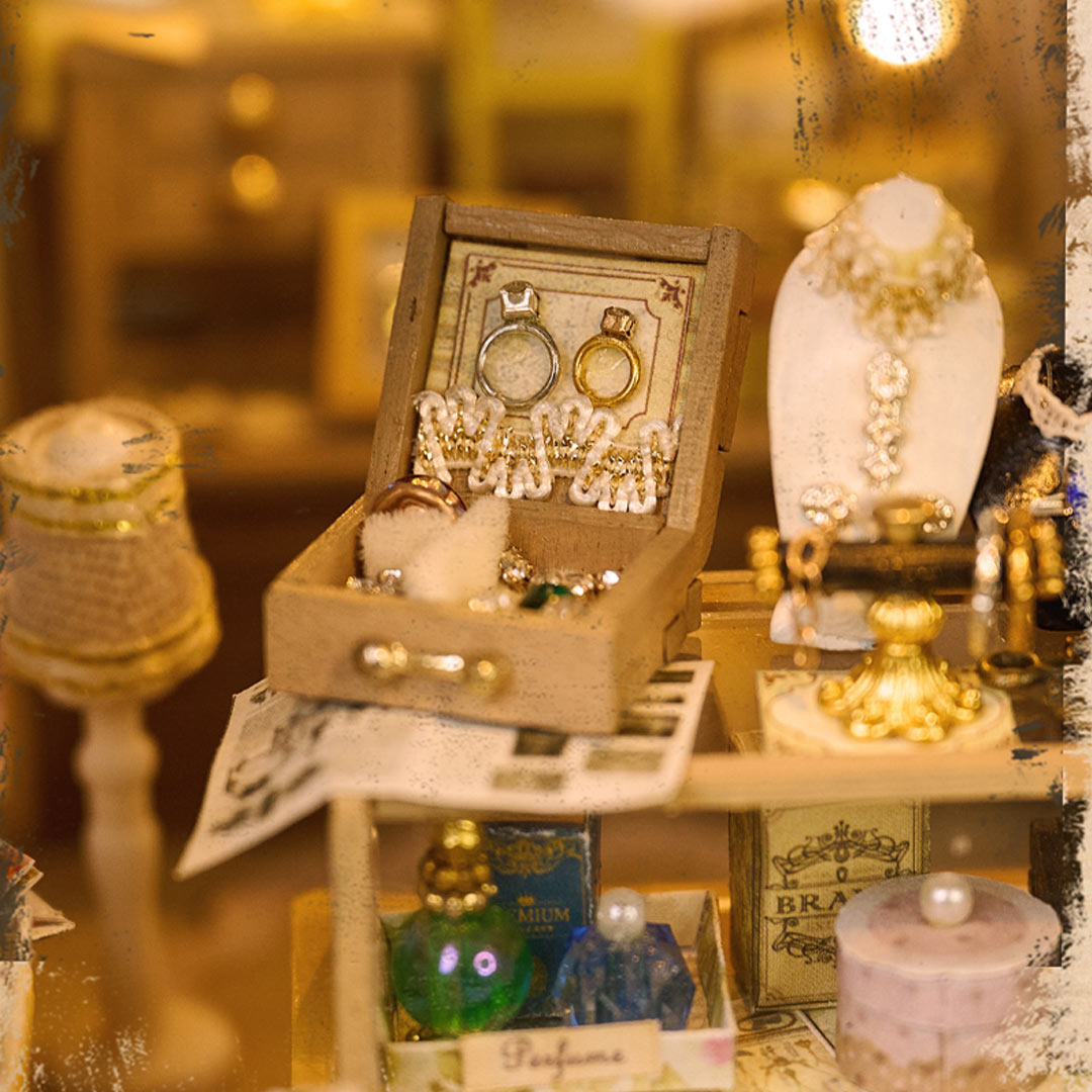 Vitrine's Tale DIY Miniature House Kit