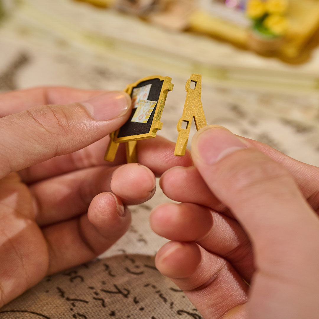 Vitrine's Tale DIY Miniature House Kit